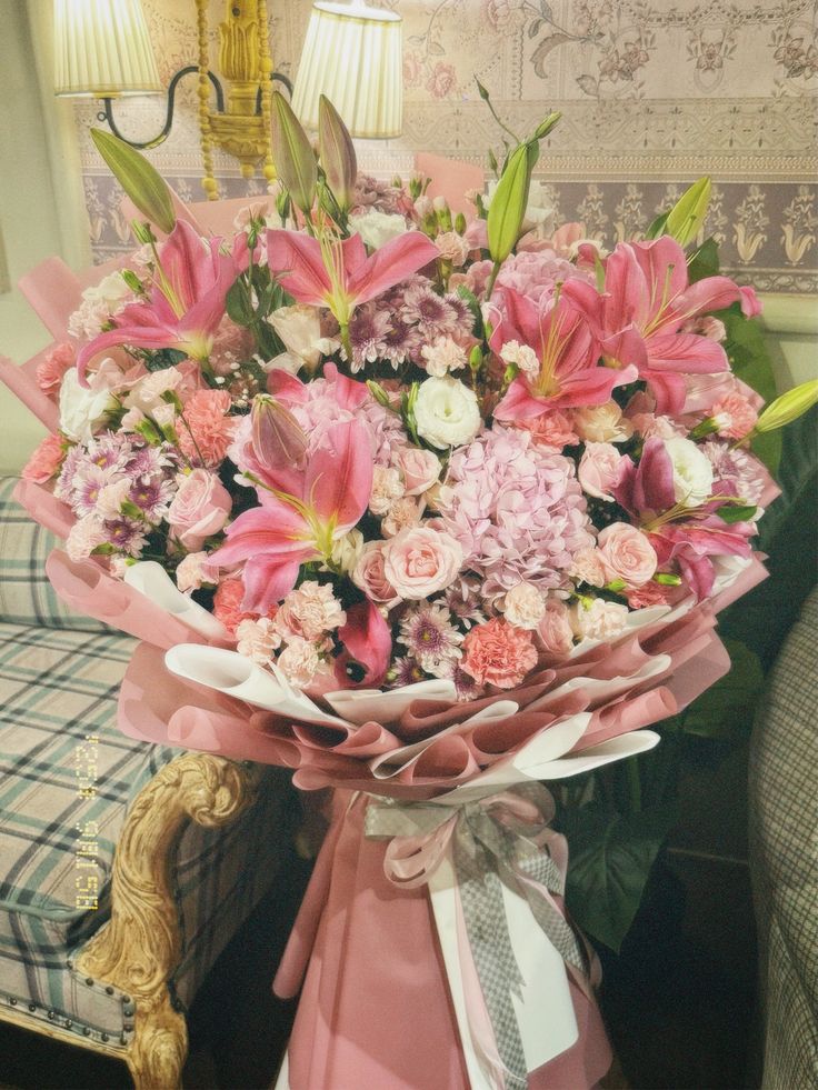 Crowned Garden — VIP Mixed Luxury Bouquet