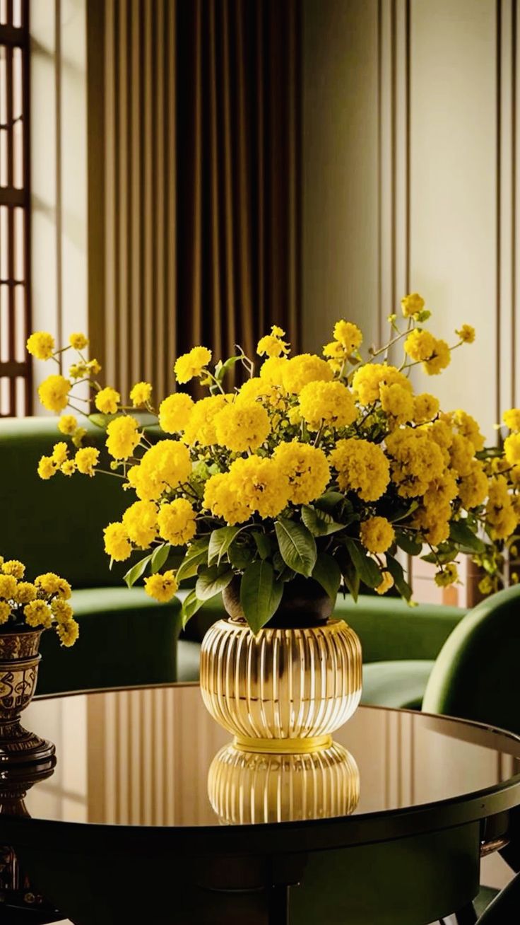 Golden Dynasty — Grand Yellow Luxury Floral