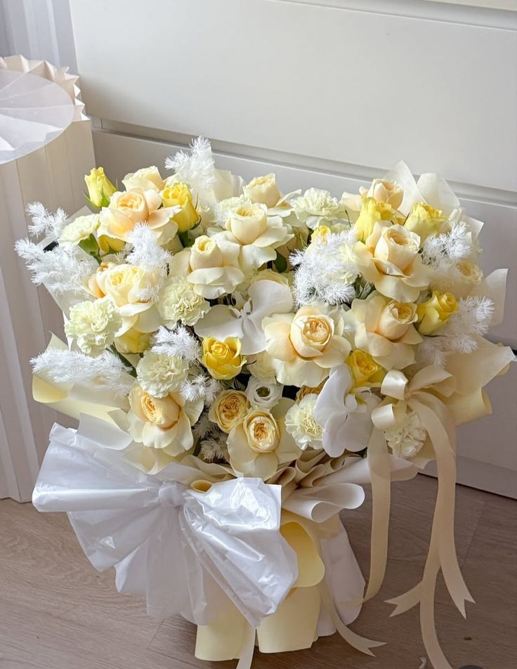 Eid Radiance – Yellow & White Celebration Bouquet